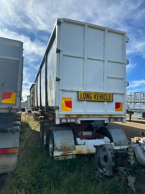 2005 Moore Tipper Grey