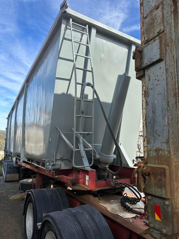 2005 Moore Tipper Grey