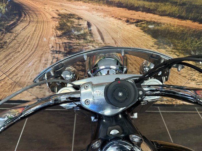 2016 Triumph THUNDERBIRD LT BLACK