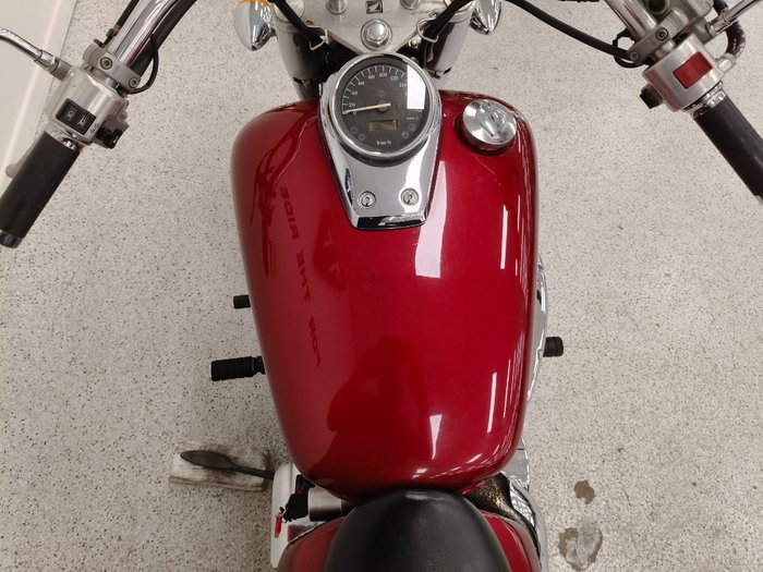 2005 Honda VT750C SHADOW Red