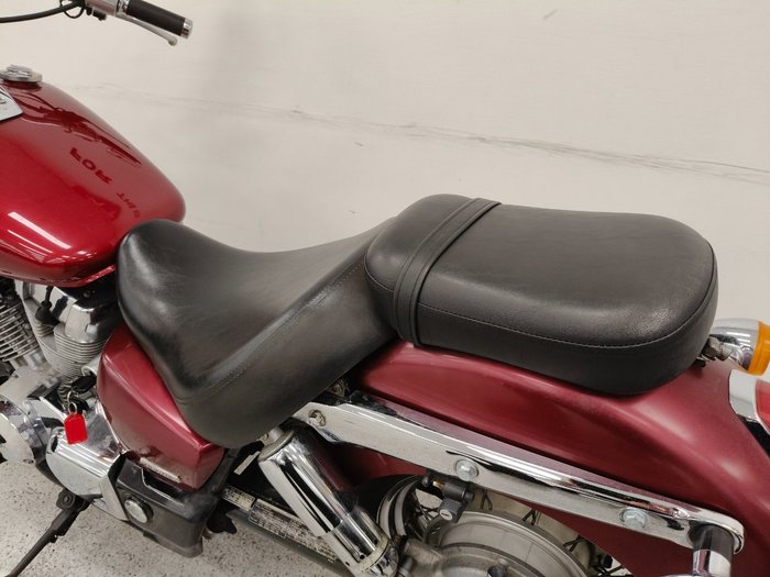 2005 Honda VT750C SHADOW Red