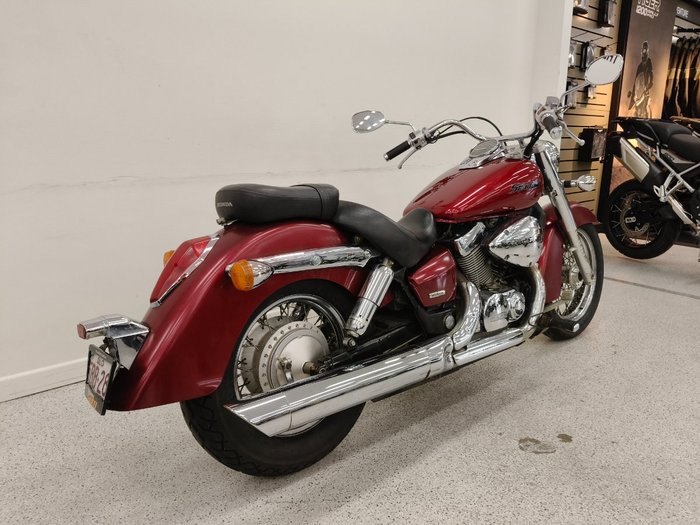 2005 Honda VT750C SHADOW Red
