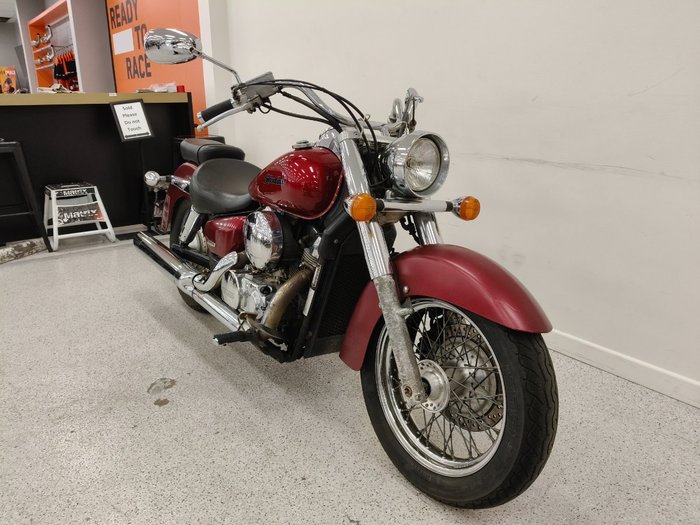 2005 Honda VT750C SHADOW Red