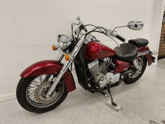 2005 Honda VT750C SHADOW Red