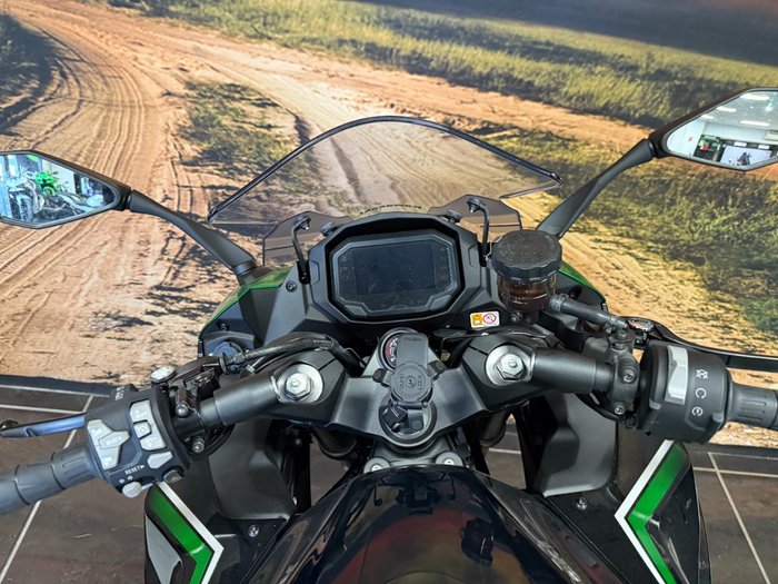 2023 Kawasaki NINJA 1000SX GREEN