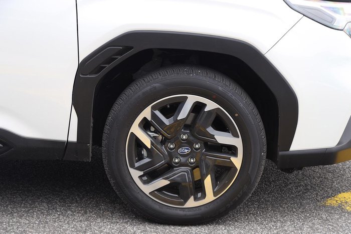 2025 Subaru Forester Touring S6 MY26 AWD Crystal White