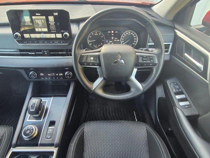 2022 Mitsubishi Outlander LS