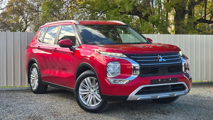 2022 Mitsubishi Outlander LS