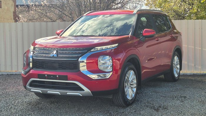 2022 Mitsubishi Outlander LS