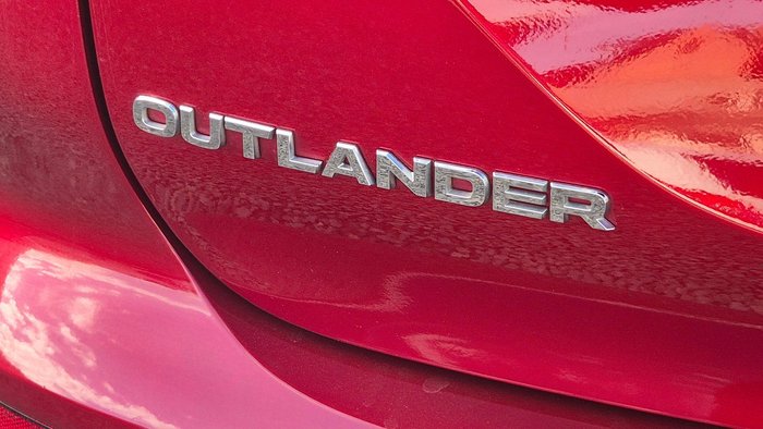 2022 Mitsubishi Outlander LS