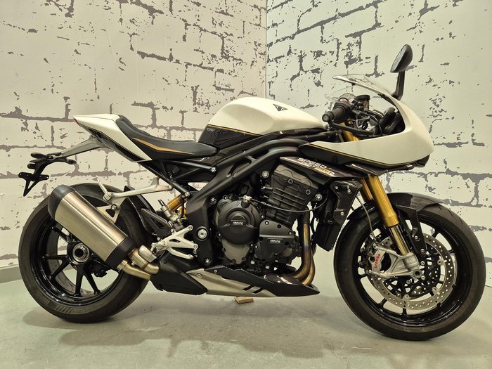 2022 Triumph Speed Triple 1200 RR Speed Triple White
