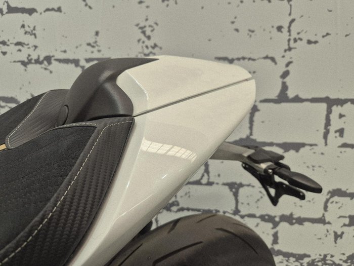 2022 Triumph Speed Triple 1200 RR Speed Triple White