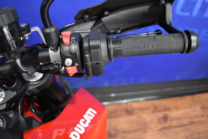 2020 Ducati HYPERMOTARD 950 (RED) Red