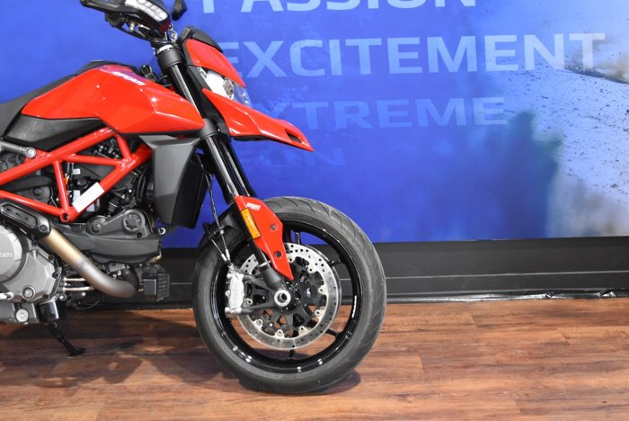 2020 Ducati HYPERMOTARD 950 (RED) Red