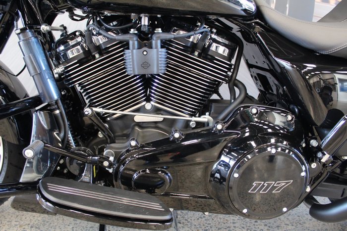 2025 Harley-davidson FLHX STREET GLIDE (117) 1