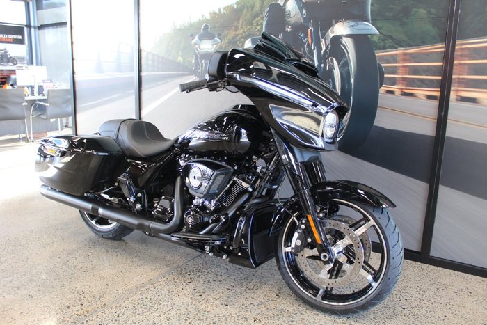 2025 Harley-davidson FLHX STREET GLIDE (117) 1
