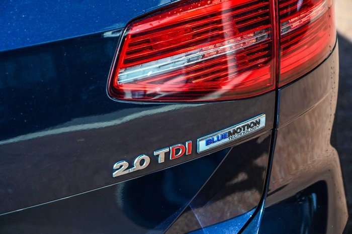 2016 Volkswagen Passat 140TDI Highline B8 MY17 Night Blue