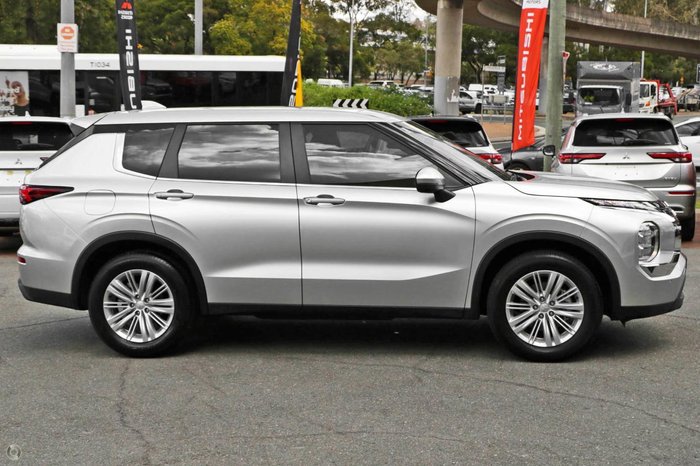2025 Mitsubishi Outlander ES ZM MY24 Sterling Silver