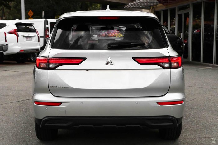 2025 Mitsubishi Outlander ES ZM MY24 Sterling Silver