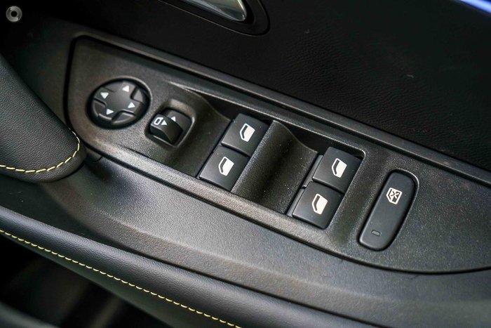 2025 Peugeot 2008 GT Hybrid