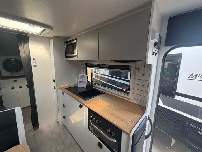 2025 New Age Caravans Roadowl 19 Expedition