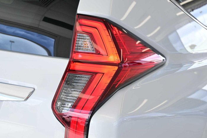 2025 Mitsubishi Pajero Sport GLS