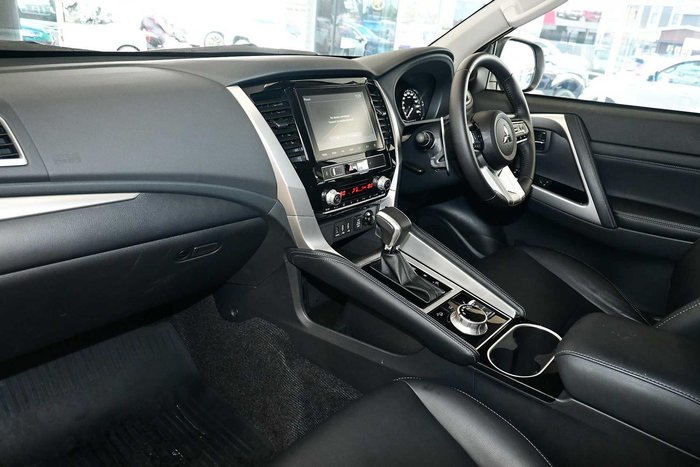 2025 Mitsubishi Pajero Sport GLS