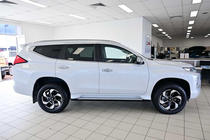 2025 Mitsubishi Pajero Sport GLS