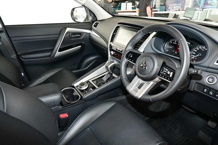 2025 Mitsubishi Pajero Sport GLS