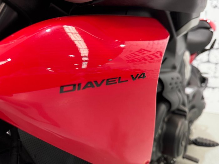 2024 Ducati Diavel V4 Diavel Red