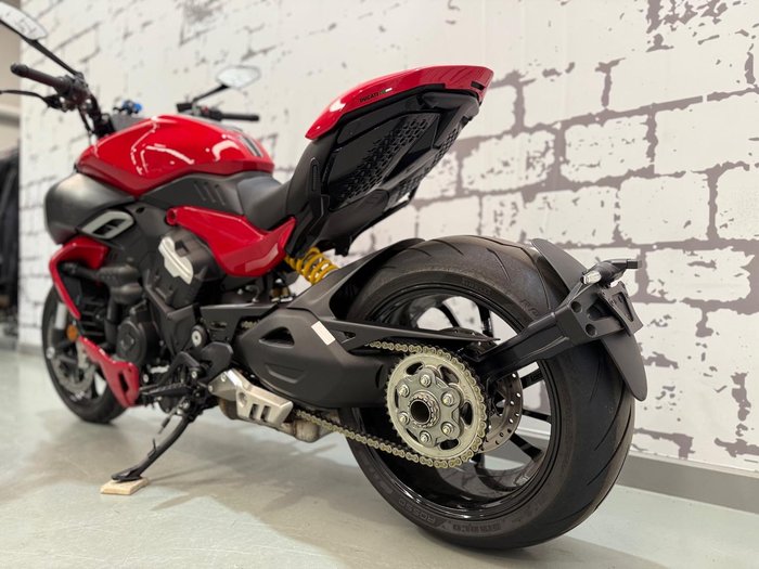 2024 Ducati Diavel V4 Diavel Red