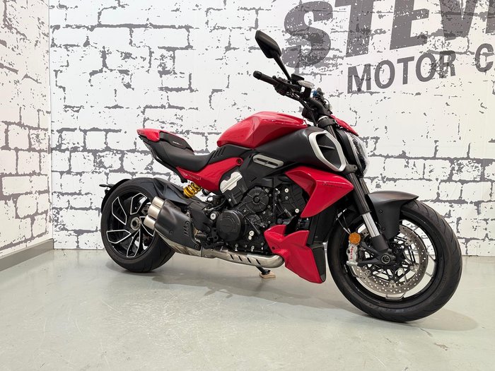 2024 Ducati Diavel V4 Diavel Red