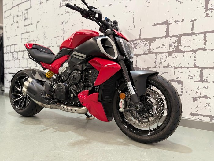 2024 Ducati Diavel V4 Diavel Red