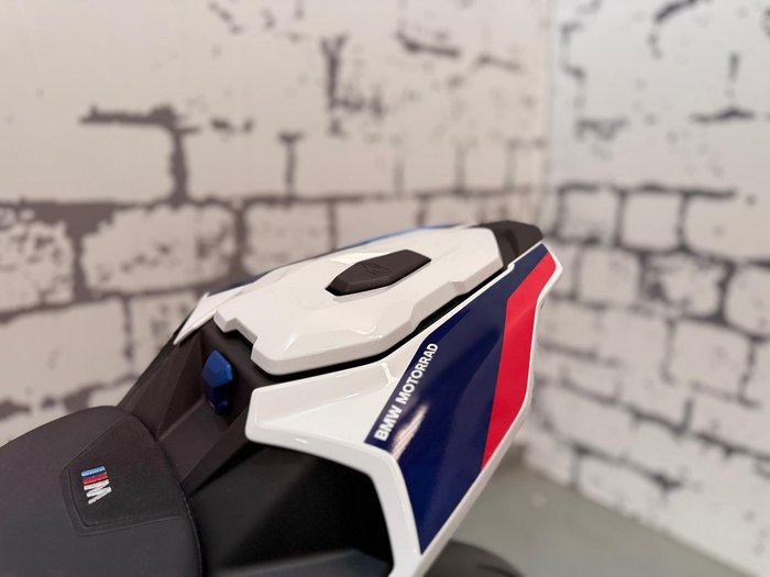 2025 BMW M 1000 R M 1000