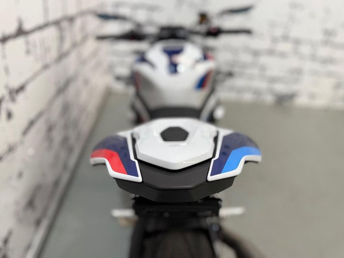 2025 BMW M 1000 R M 1000