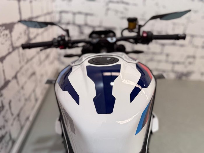 2025 BMW M 1000 R M 1000
