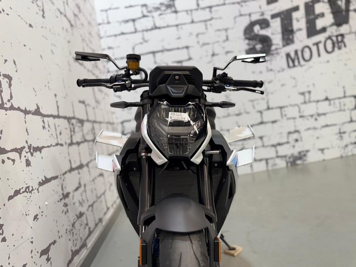 2025 BMW M 1000 R M 1000