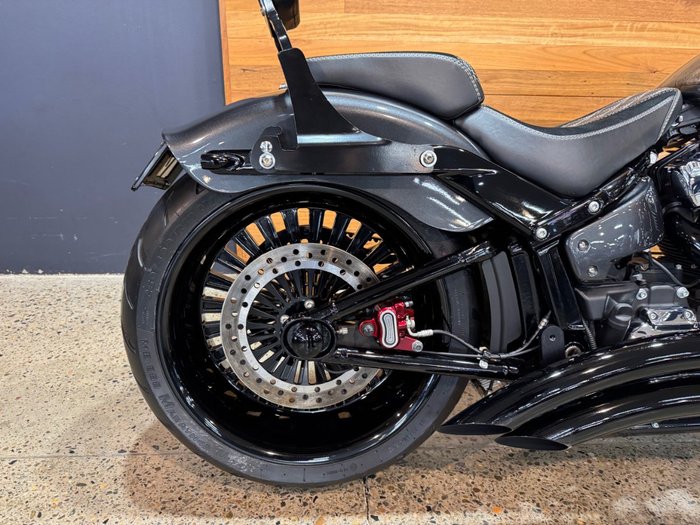 2018 Harley-davidson FXBR BREAKOUT Black