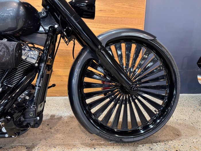 2018 Harley-davidson FXBR BREAKOUT Black
