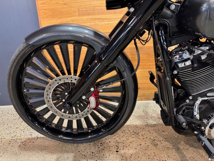 2018 Harley-davidson FXBR BREAKOUT Black
