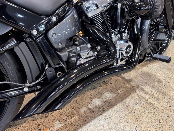 2018 Harley-davidson FXBR BREAKOUT Black
