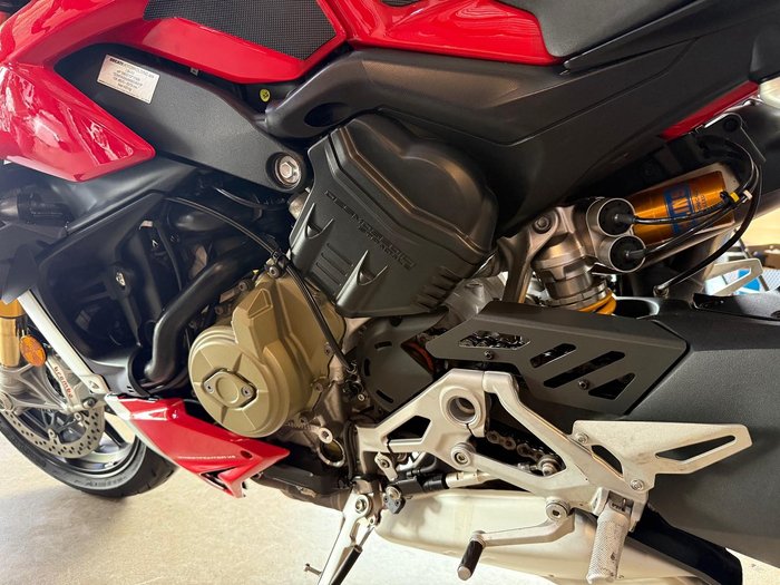2021 Ducati Streetfighter V4 S Streetfighter Red