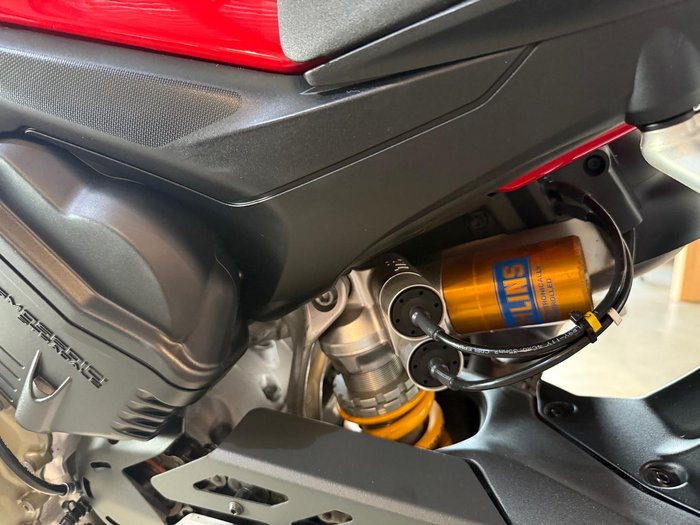 2021 Ducati Streetfighter V4 S Streetfighter Red