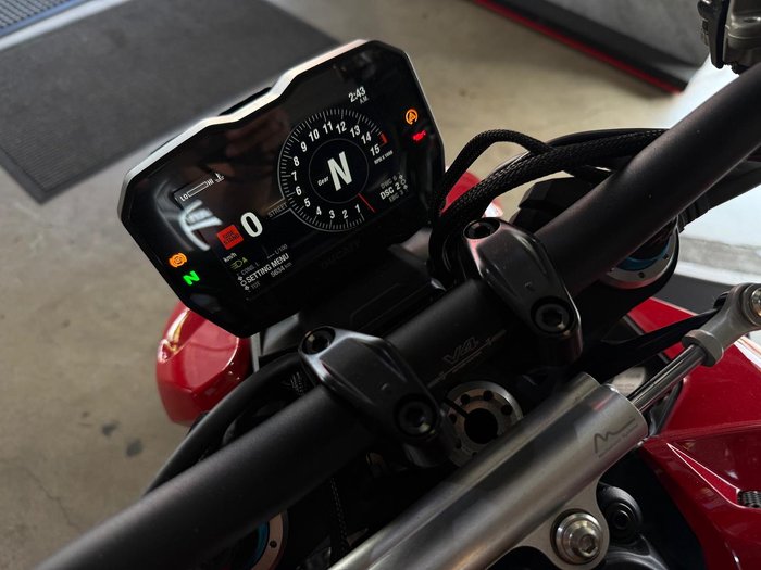 2021 Ducati Streetfighter V4 S Streetfighter Red