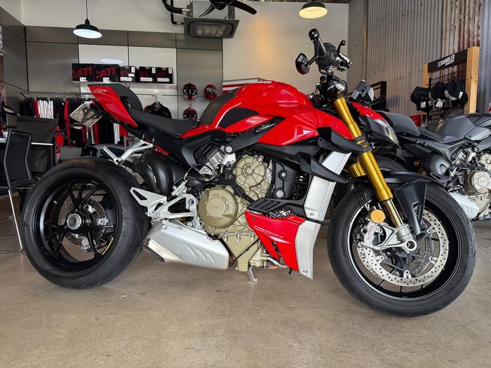 2021 Ducati Streetfighter V4 S Streetfighter Red