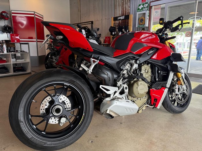 2021 Ducati Streetfighter V4 S Streetfighter Red
