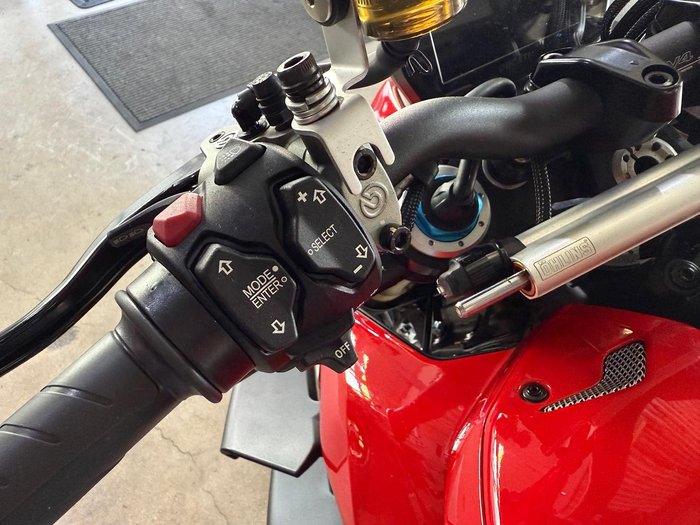 2021 Ducati Streetfighter V4 S Streetfighter Red