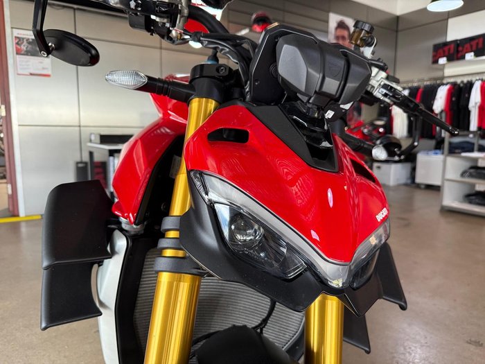 2021 Ducati Streetfighter V4 S Streetfighter Red