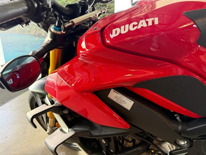 2021 Ducati Streetfighter V4 S Streetfighter Red