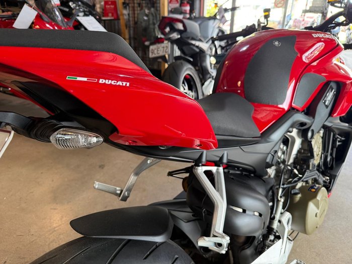 2021 Ducati Streetfighter V4 S Streetfighter Red